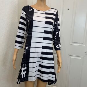 Azalea Medium Piano Keyboard Notes Scoop Neck 3/4 Sleeve Black White Handkerchie